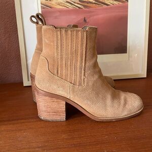 Tan Suede L. Paolo Ankle Boots With Block Heel